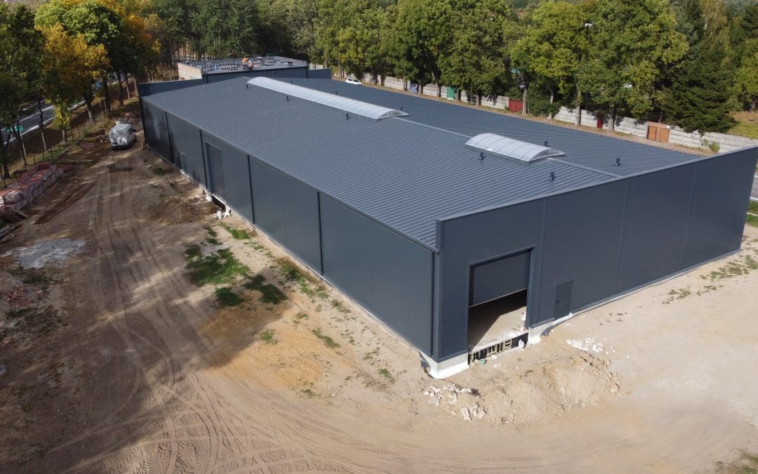 Hala magazynowa z biurem