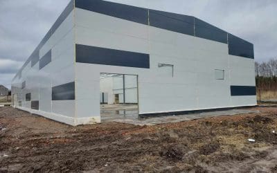 Montaż płyt warstwowych ściennych