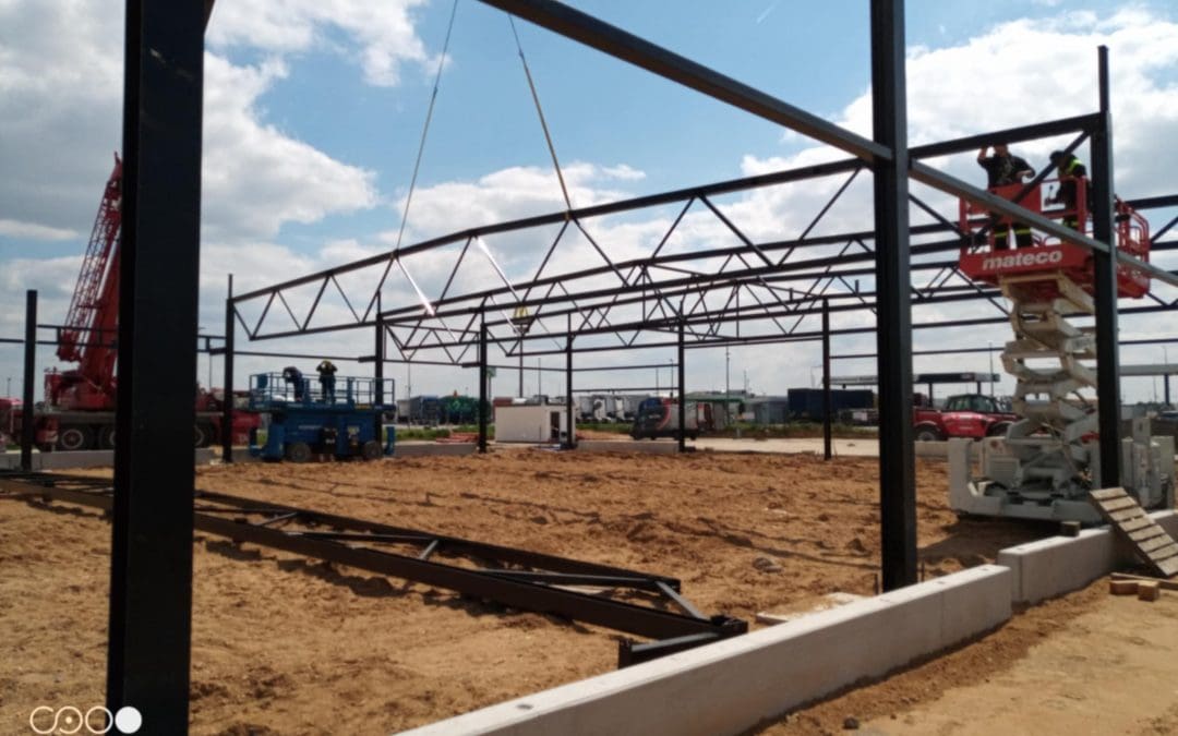 Hala stalowa w rolnictwie przemysłowym. Nowoczesna infrastruktura, która robi różnicę