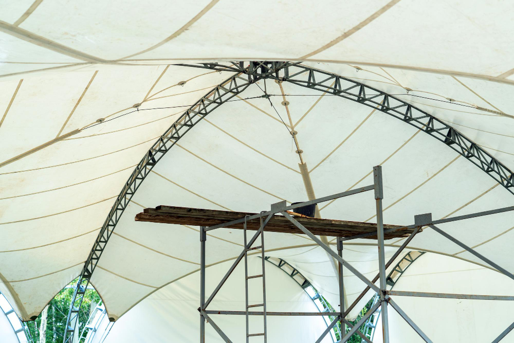 Odkryj, dlaczego hale namiotowe to nowoczesne, trwałe i elastyczne rozwiązanie dla biznesu, eventów i przemysłu.