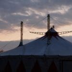 Sprawdź, jak ogrzać halę namiotową w bezpieczny i efektywny sposób. Poznaj praktyczne rozwiązania, które zapewnią komfort i kontrolę kosztów.